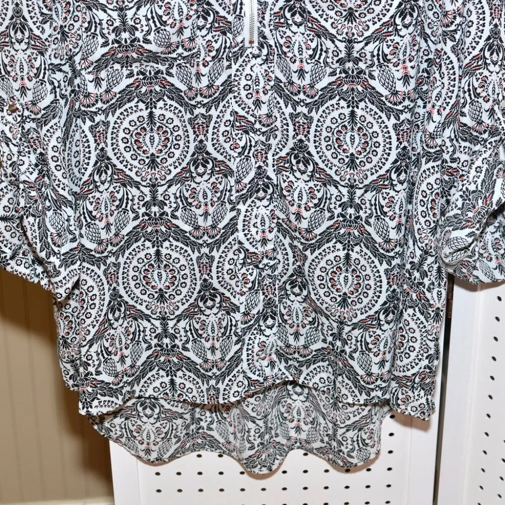 Plus Size Cato 18/20 Black, White & Red High-Low Blouse With Roll Tab Sleeves - Picture 5 of 11